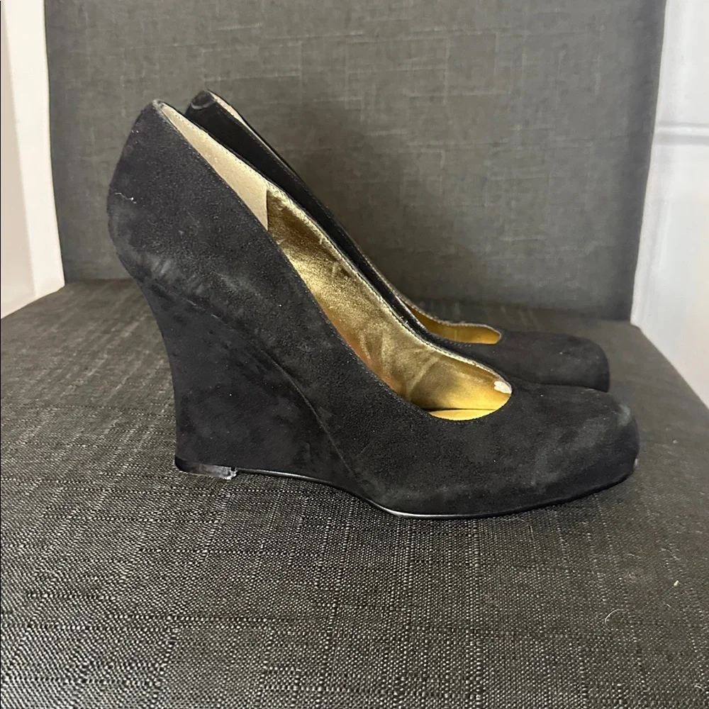 Nine West Size 7 Faux Suede Black‎ Wedge Shoes
